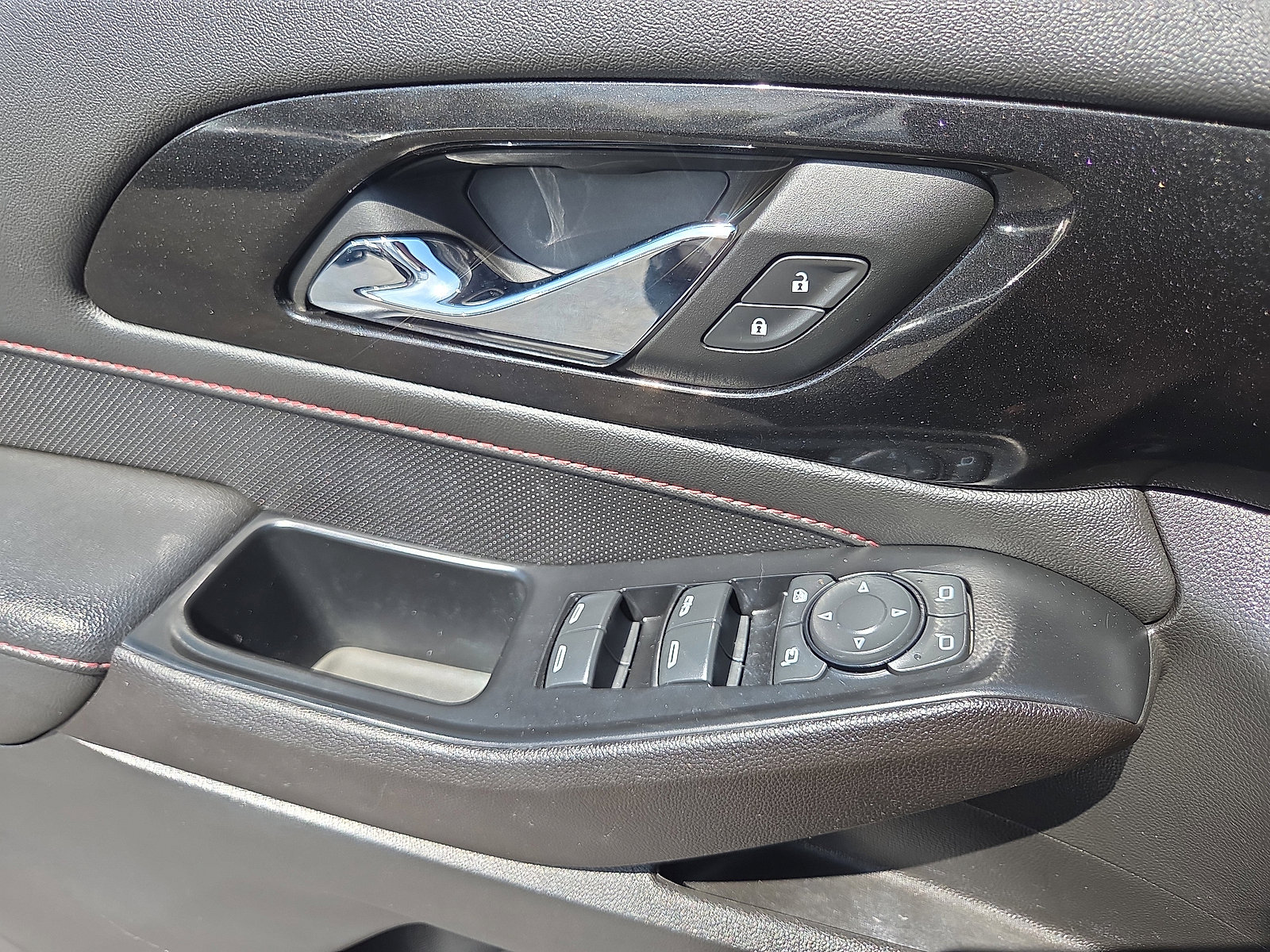 Used 2023 Chevrolet Traverse RS w/ LPO, Floor Liner Package AWD/4WD image 31