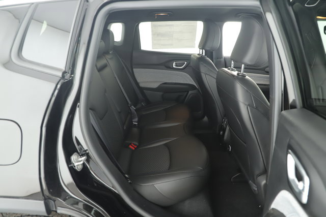 New 2026 Jeep Compass Latitude image 5