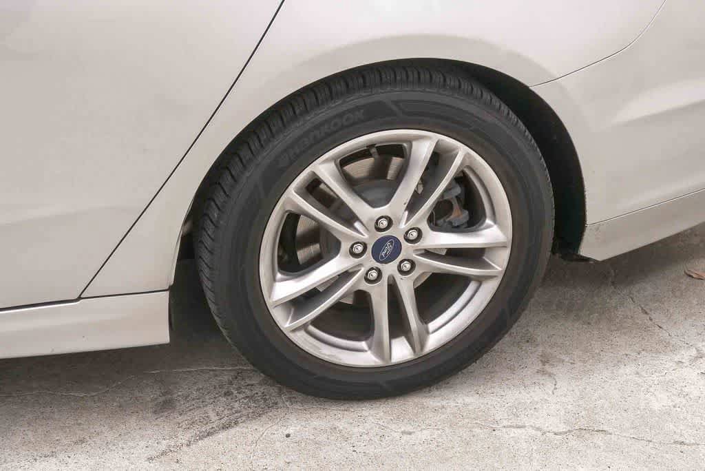 Used 2016 Ford Fusion Titanium FWD image 6