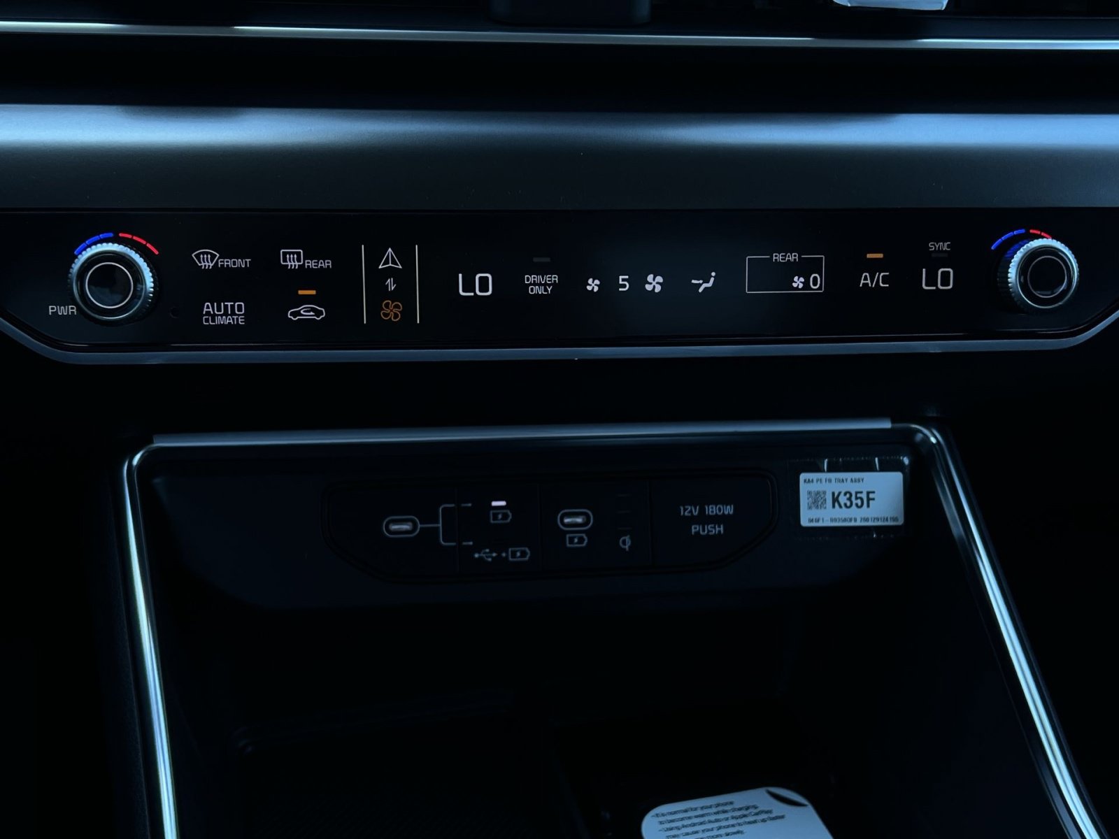 New 2026 Kia Carnival SX w/ SX Dark Edition Package FWD image 25