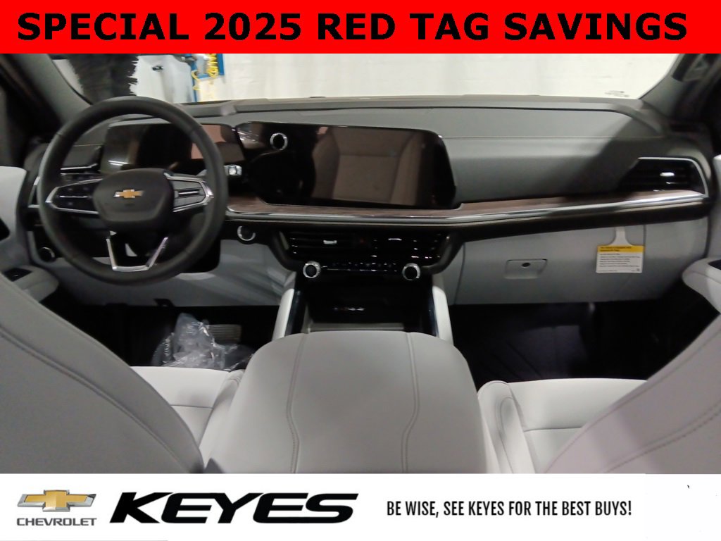 New 2025 Chevrolet Suburban Premier image 3