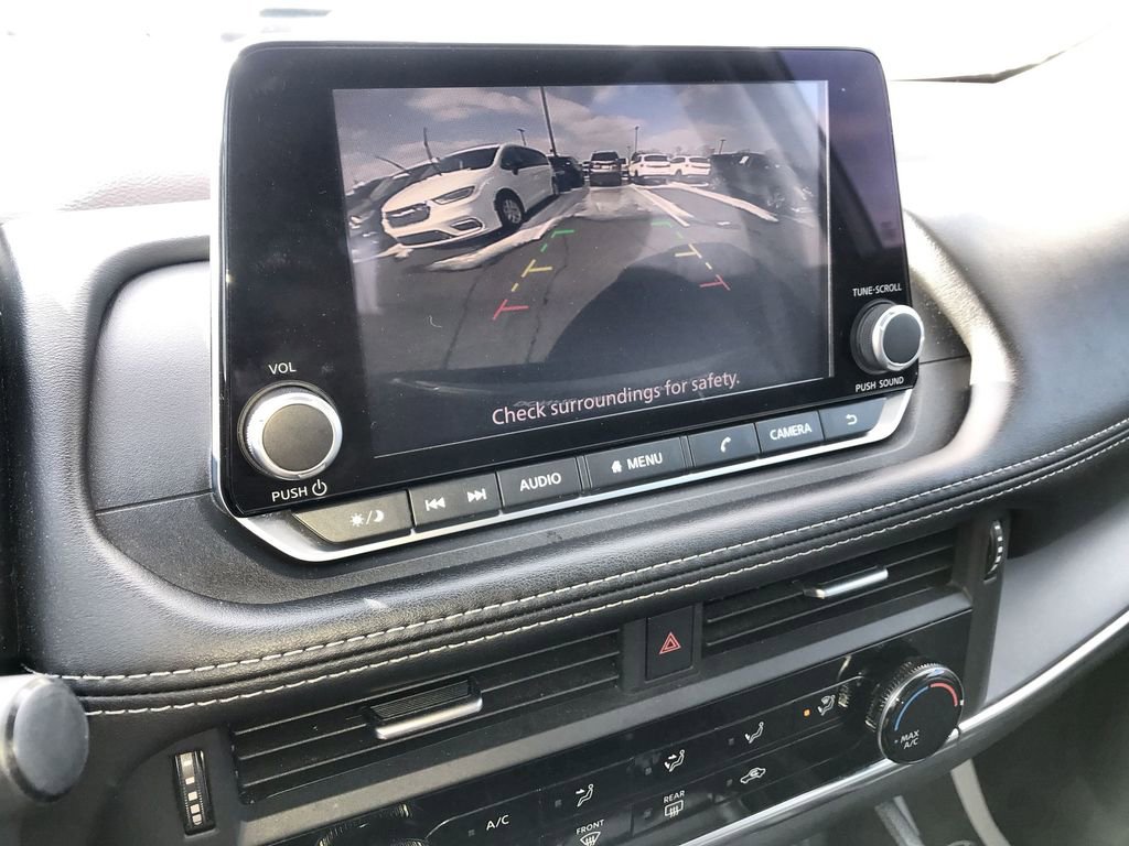 Used 2023 Nissan Rogue S image 17