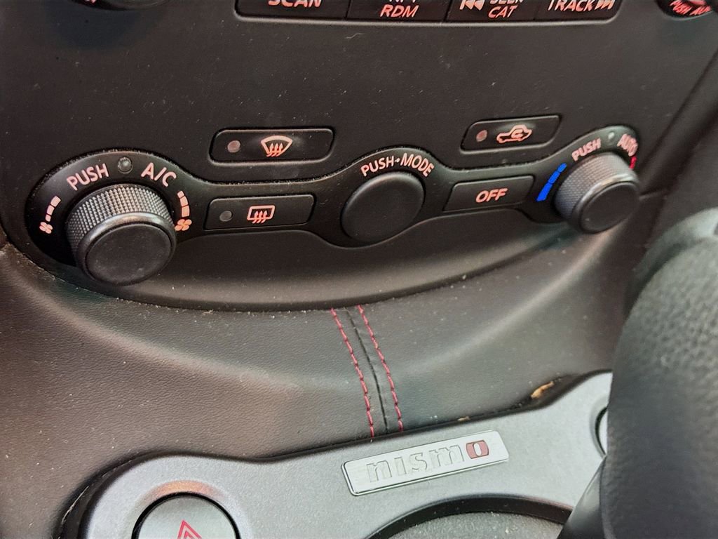 Used 2015 Nissan 370Z NISMO image 16