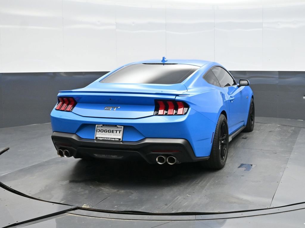 Used 2024 Ford Mustang GT RWD image 3