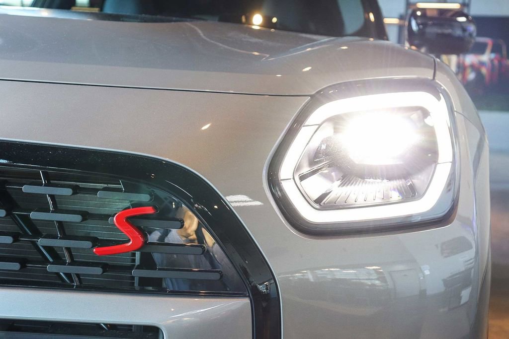 New 2026 MINI Cooper Countryman S w/ Comfort Package Max image 8