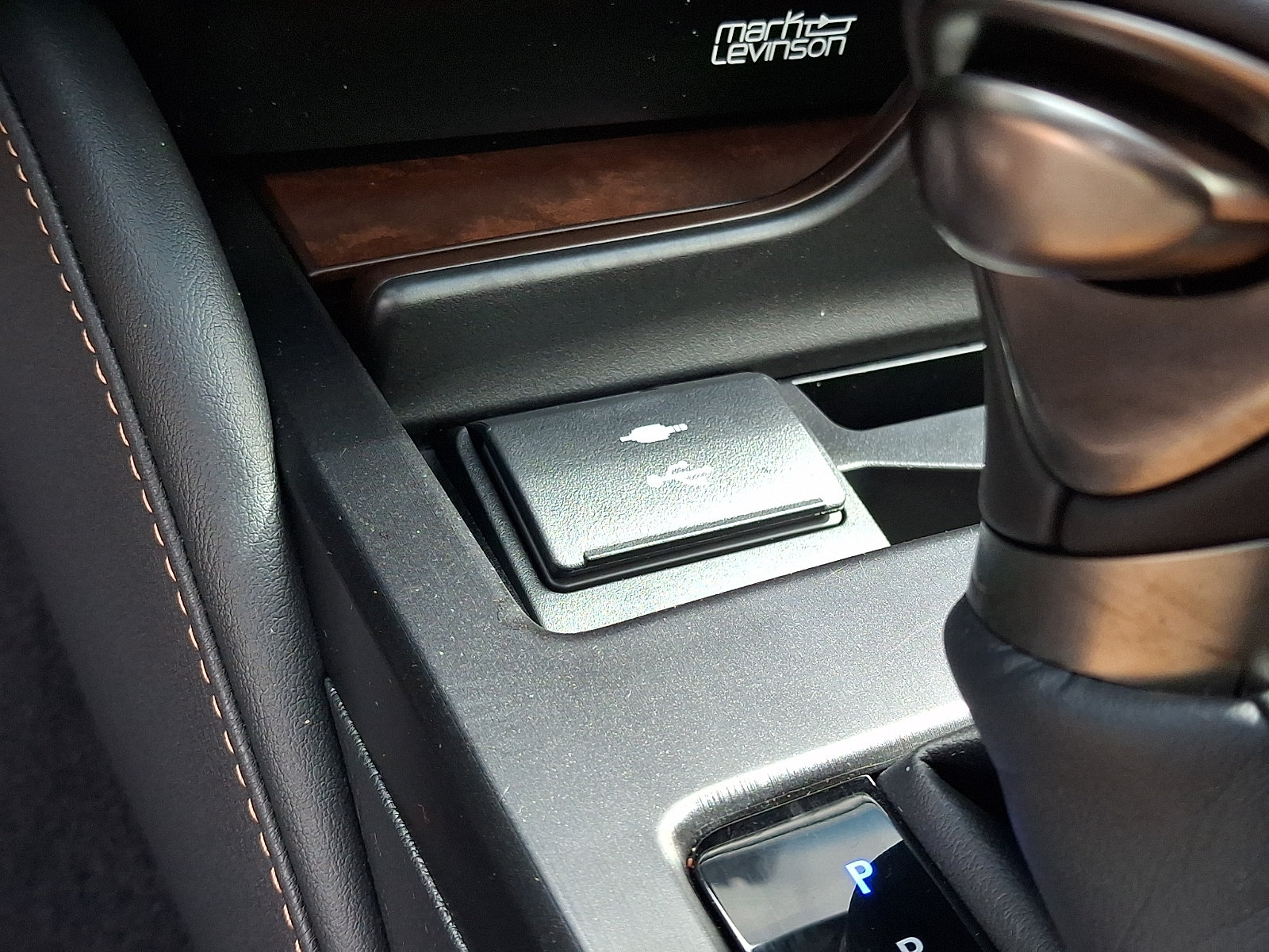 Certified 2022 Lexus ES 300h w/ Accessory Package 2 FWD image 26