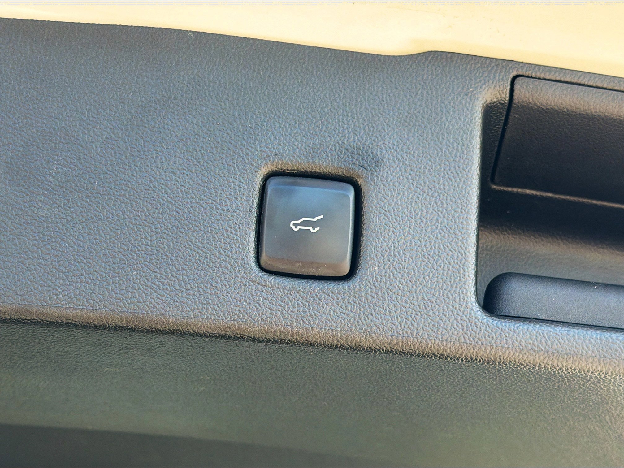 Used 2023 Ford Escape Platinum image 12