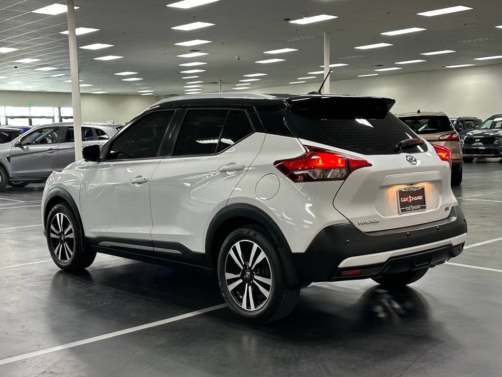 Used 2020 Nissan Kicks SR w/ SR Premium Package FWD image 5