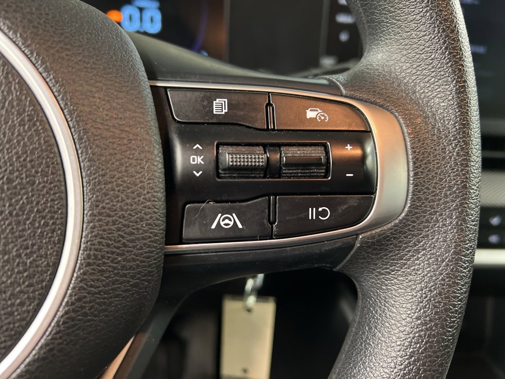 Used 2023 Kia Sportage LX image 16
