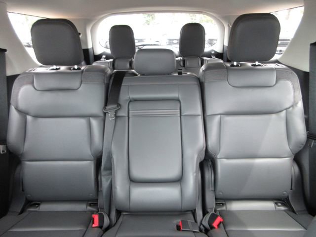 Certified 2025 Ford Explorer Active w/ Active Comfort Package image 24
