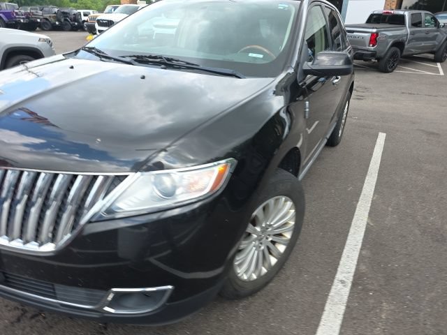 Used 2013 Lincoln MKX FWD w/ Wood Pkg image 10