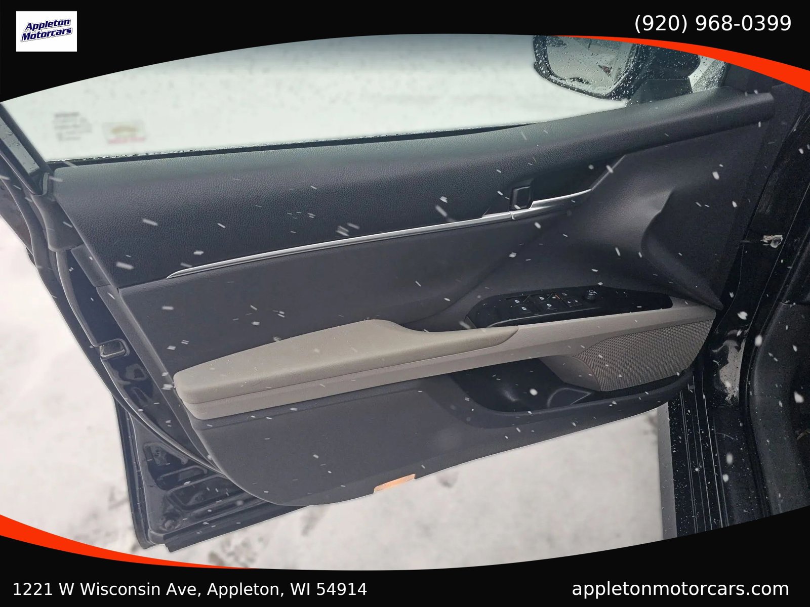 Used 2018 Toyota Camry LE image 10