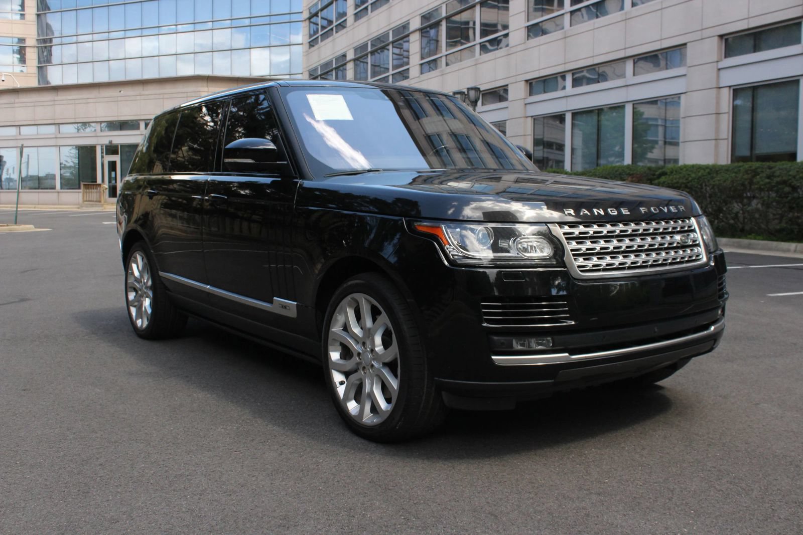 Used 2017 Land Rover Range Rover Long Wheelbase Supercharged AWD/4WD image 1