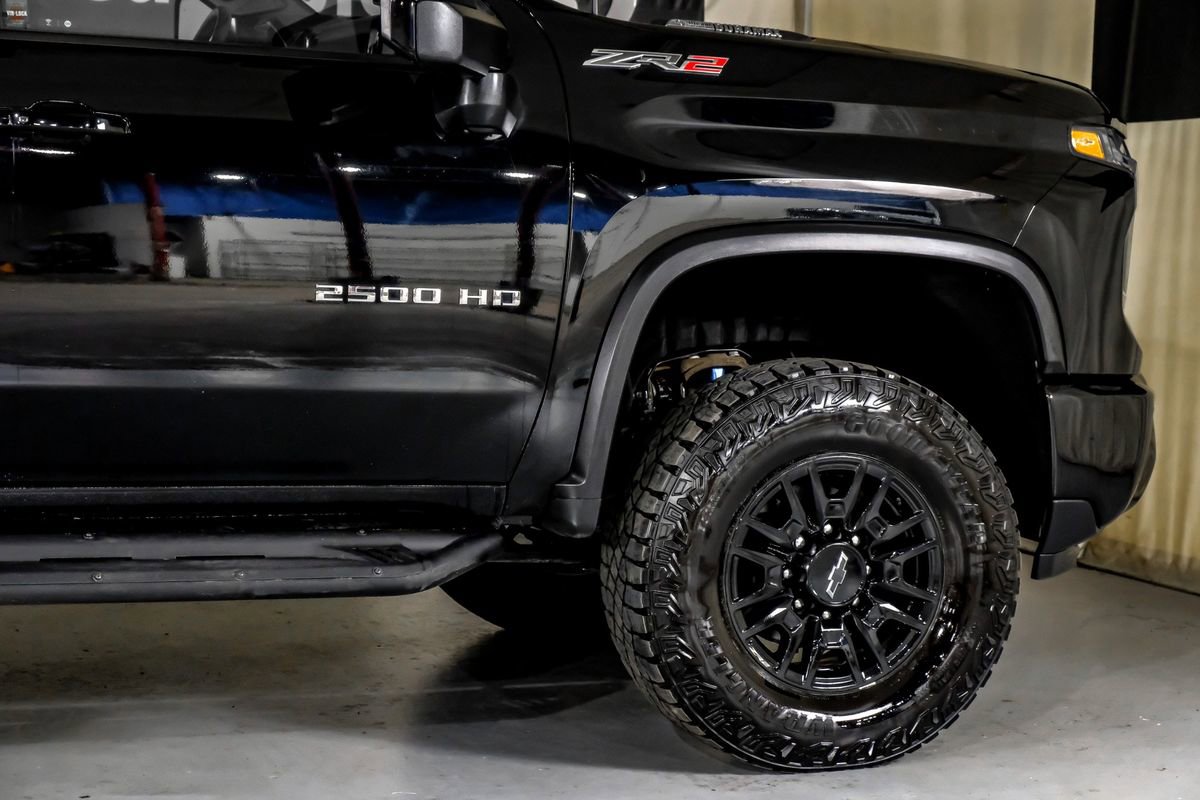 Used 2025 Chevrolet Silverado 2500 ZR2 w/ Technology Package image 7