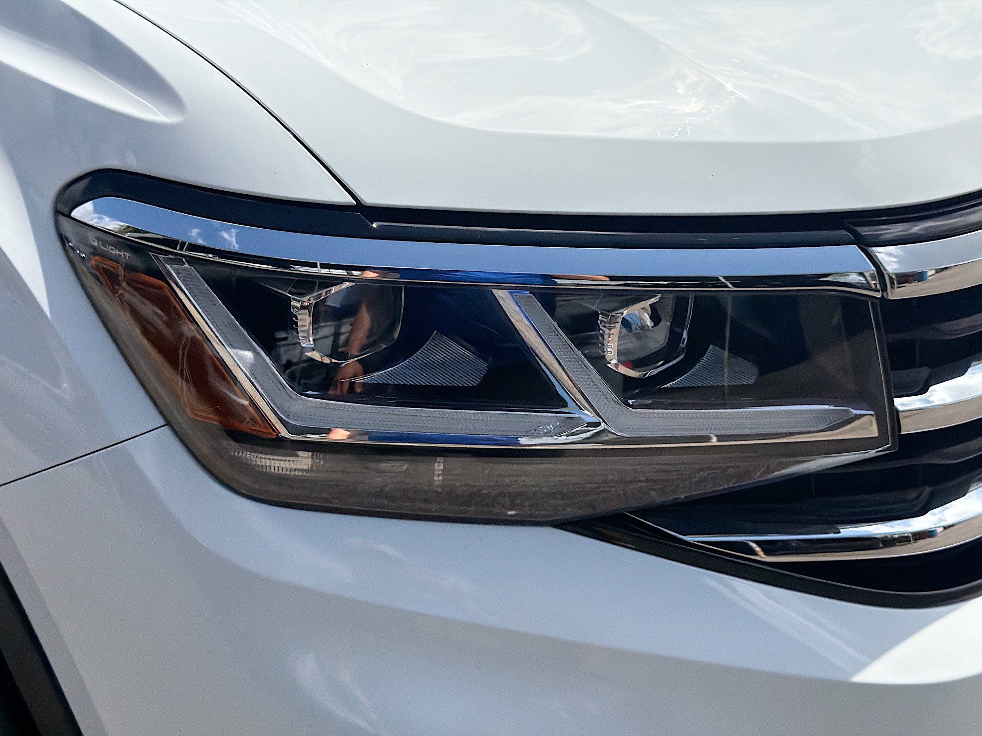 Used 2023 Volkswagen Atlas Cross Sport SE w/ Black Wheel Package image 34