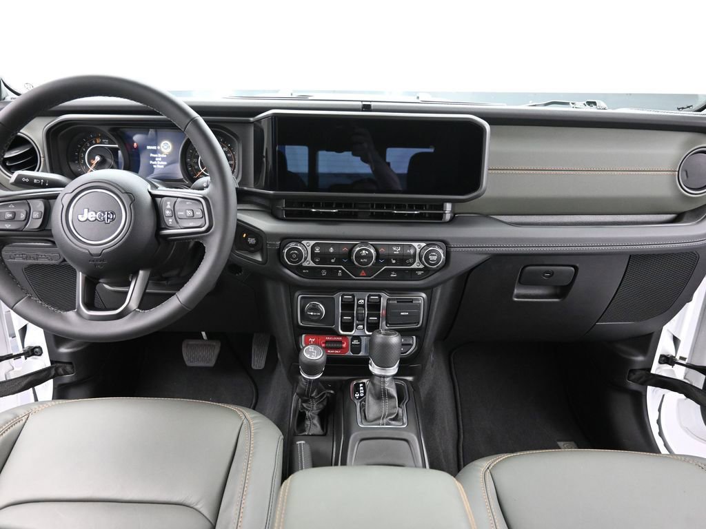 Used 2025 Jeep Gladiator Mojave w/ Convenience Group image 14