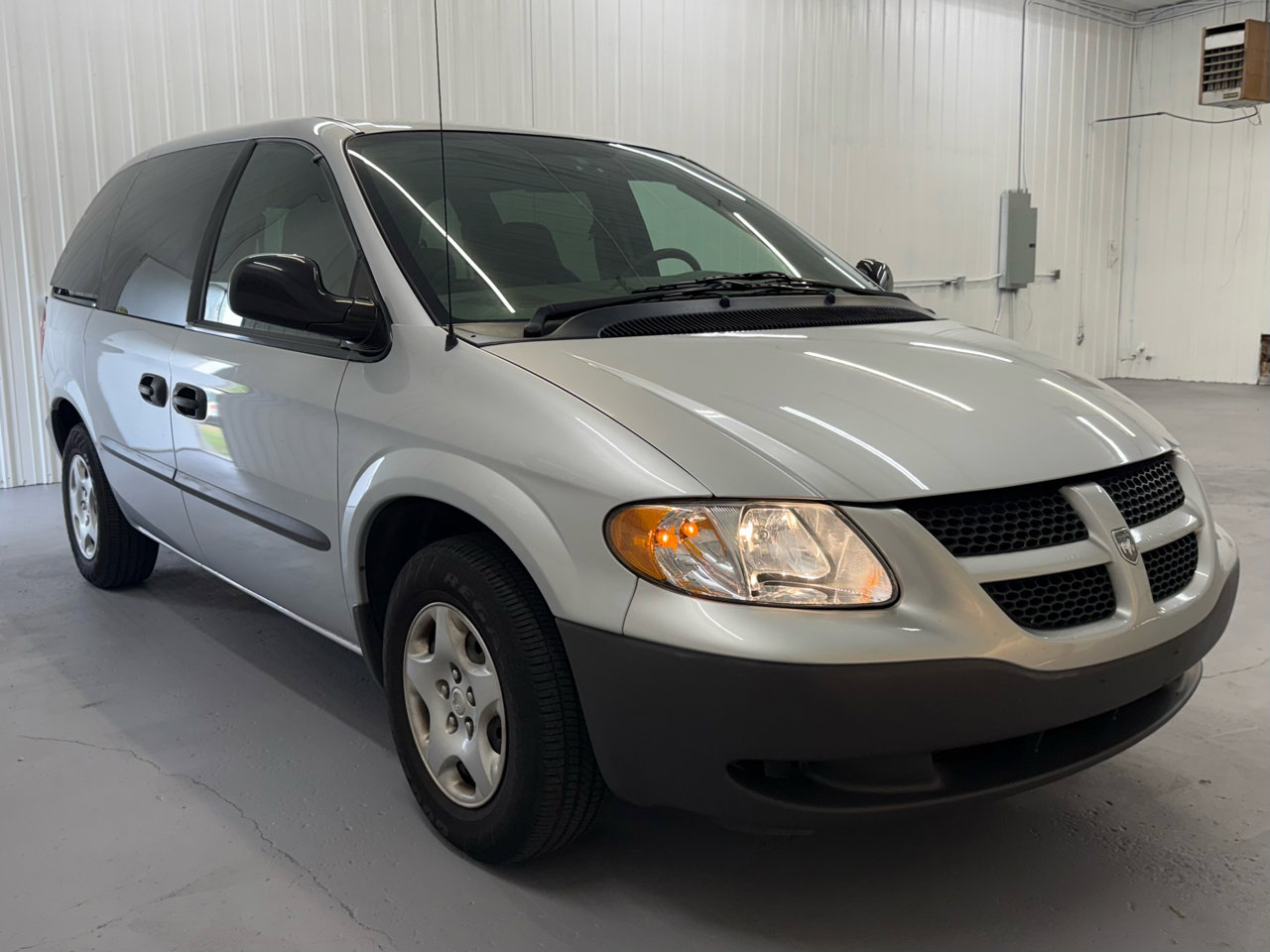Used 2002 Dodge Caravan SE image 80