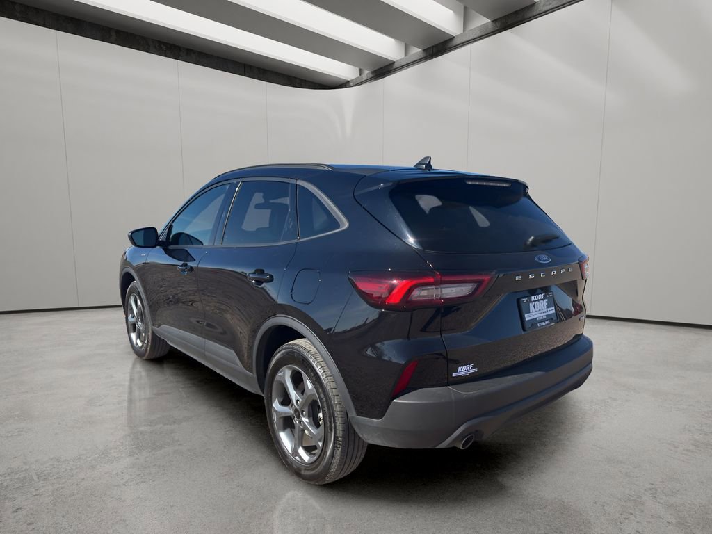Used 2025 Ford Escape ST-Line image 3