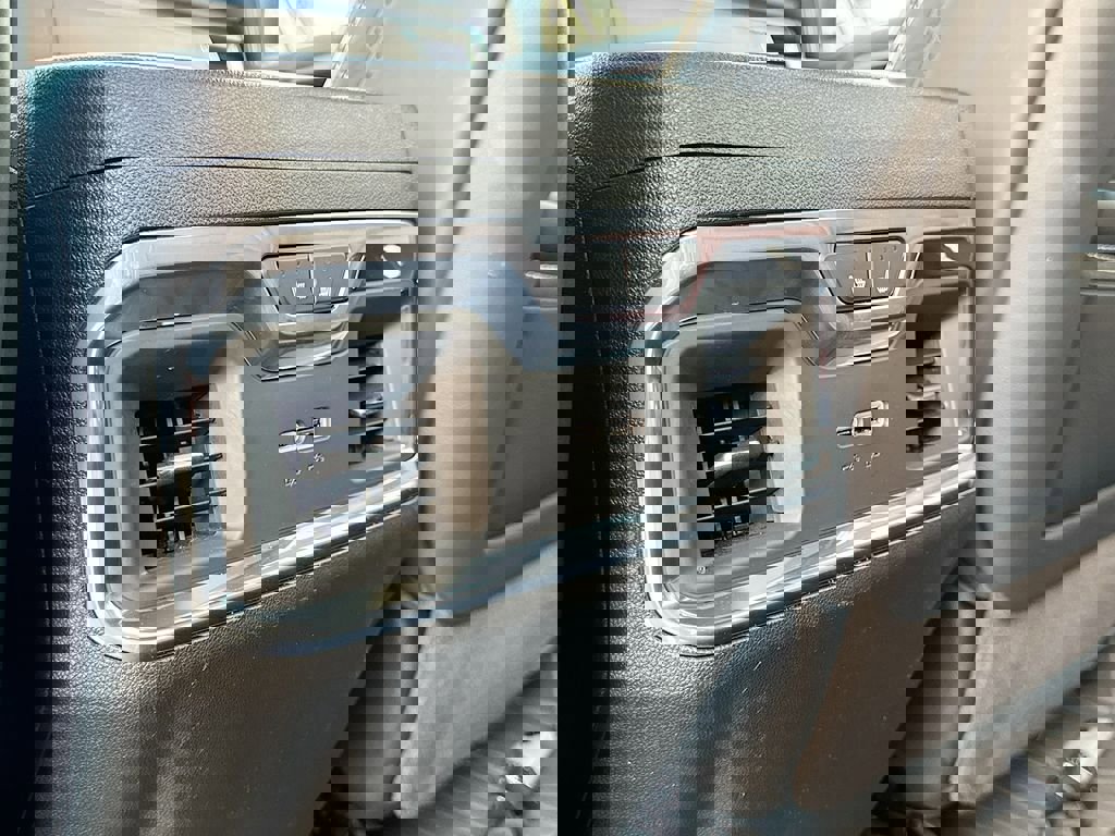 Used 2024 GMC Sierra 1500 Denali Ultimate image 32