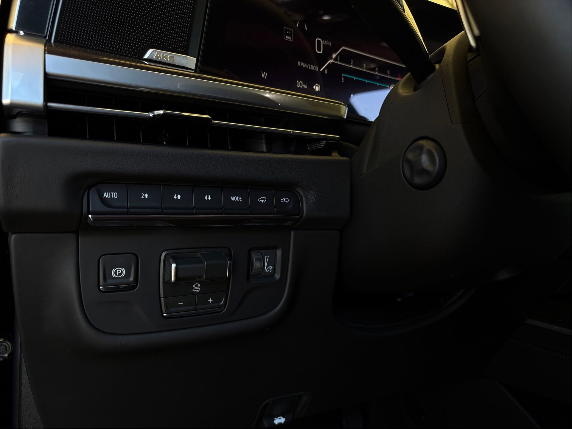 Used 2026 Cadillac Escalade Platinum Sport w/ LPO, ONYX Package image 20