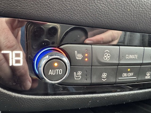 Used 2022 Buick Enclave Avenir w/ Avenir Technology Package image 12