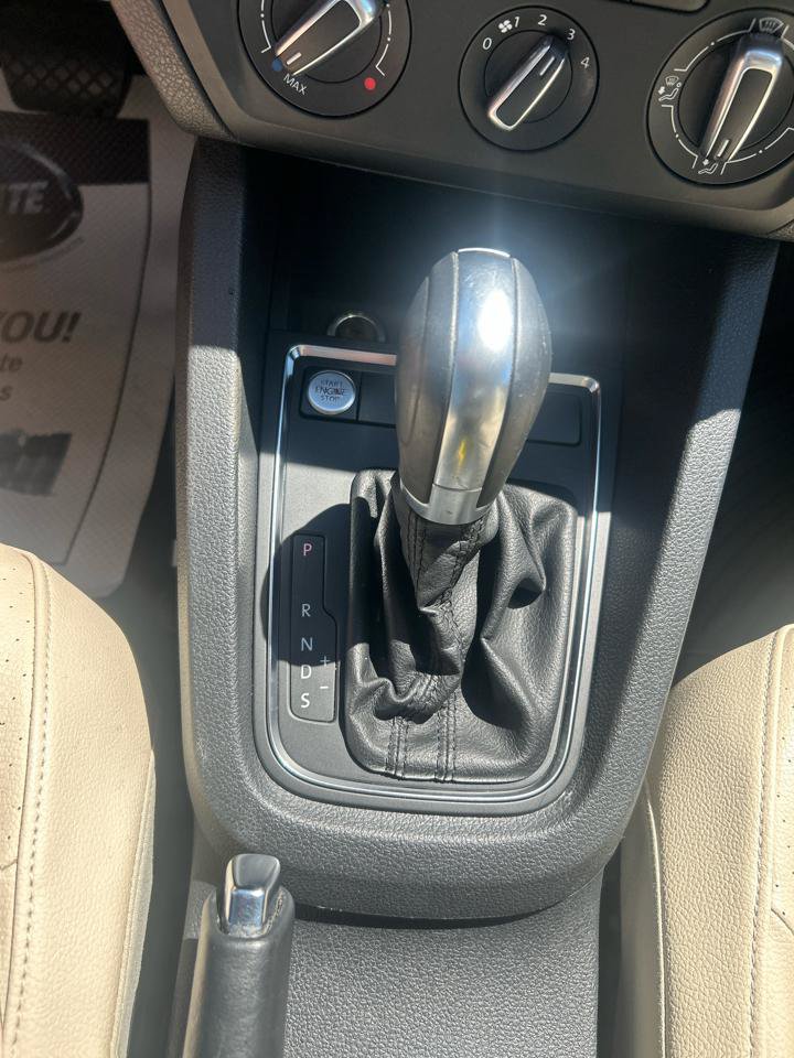 Used 2017 Volkswagen Jetta SE FWD image 22