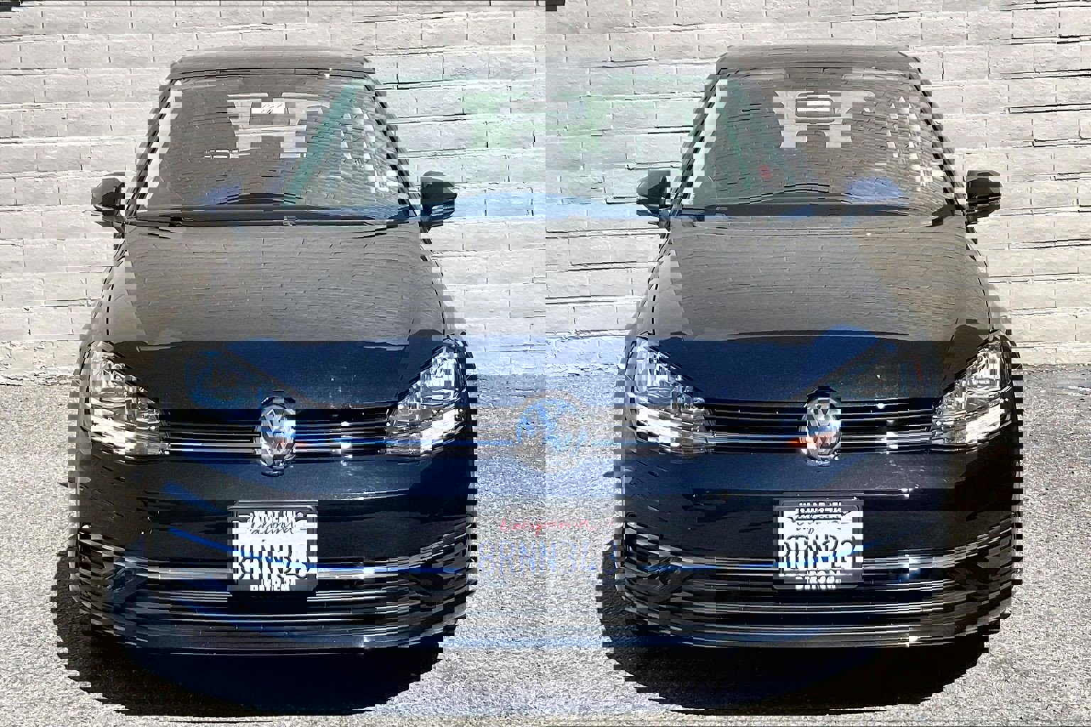 Used 2019 Volkswagen Golf S image 2