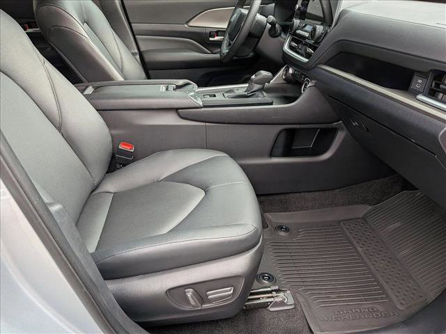 Certified 2026 Toyota Grand Highlander FWD image 22