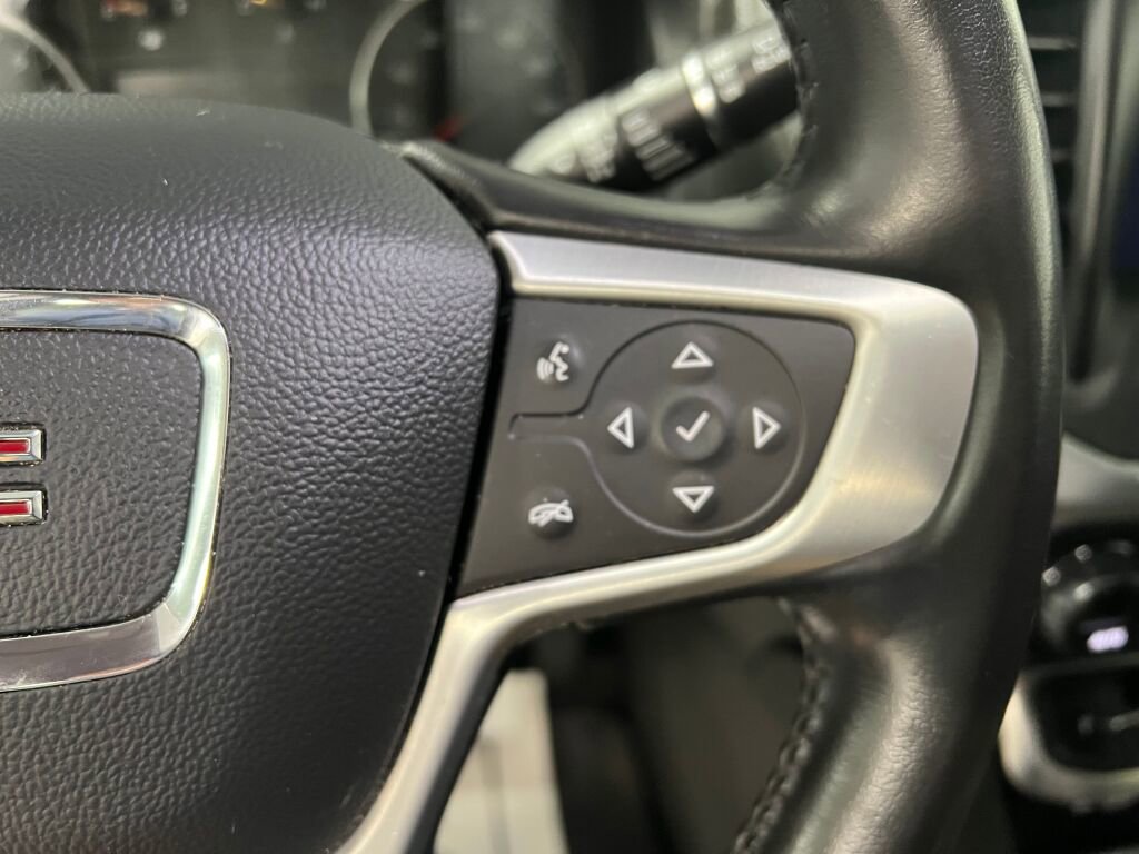 Used 2020 GMC Acadia SLE w/ Driver Convenience Package image 12