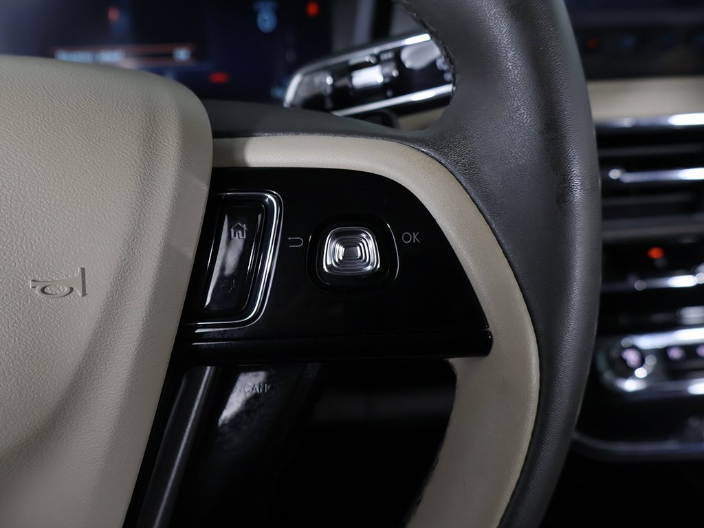 Used 2023 Lincoln Corsair AWD w/ Towing Package image 39