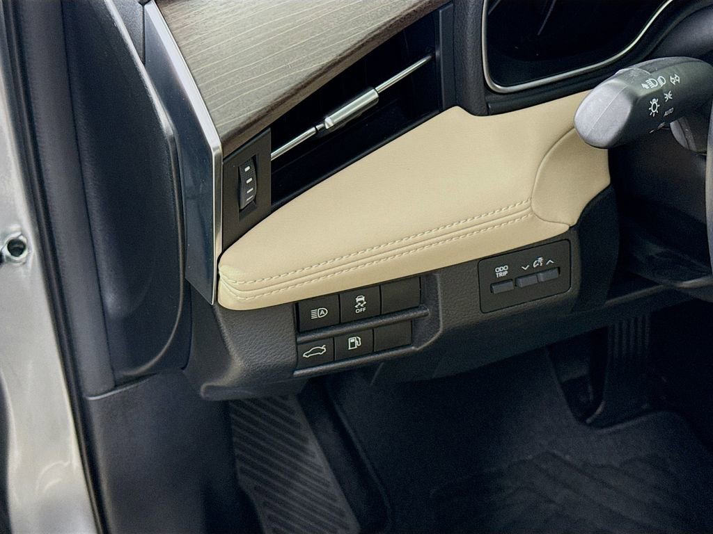 Certified 2019 Toyota Avalon XLE image 10