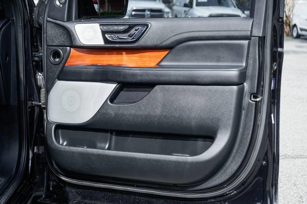 Used 2020 Lincoln Navigator Reserve w/ Equipment Group 208A Reserve RWD image 50
