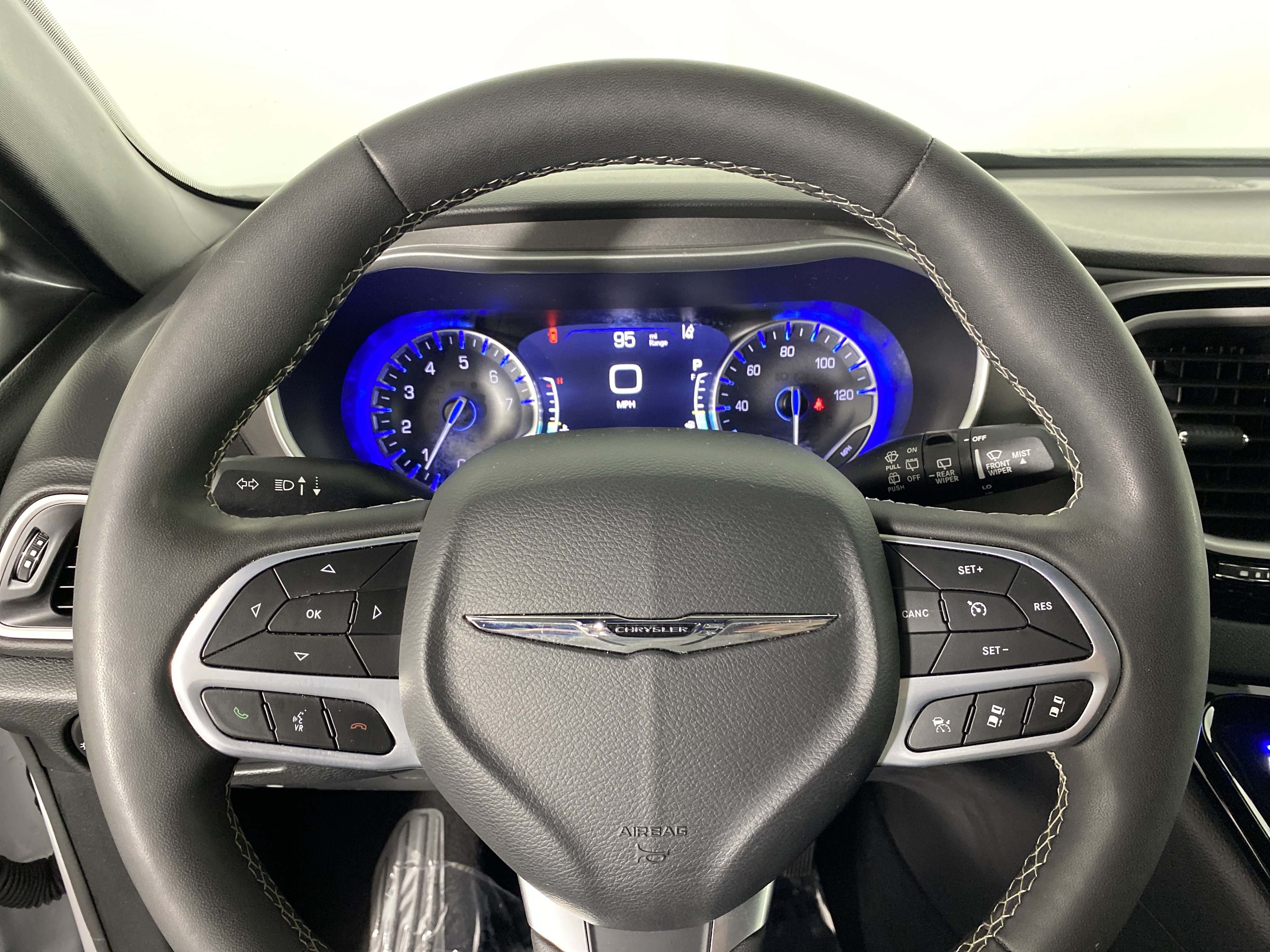 Used 2025 Chrysler Pacifica Select FWD image 20