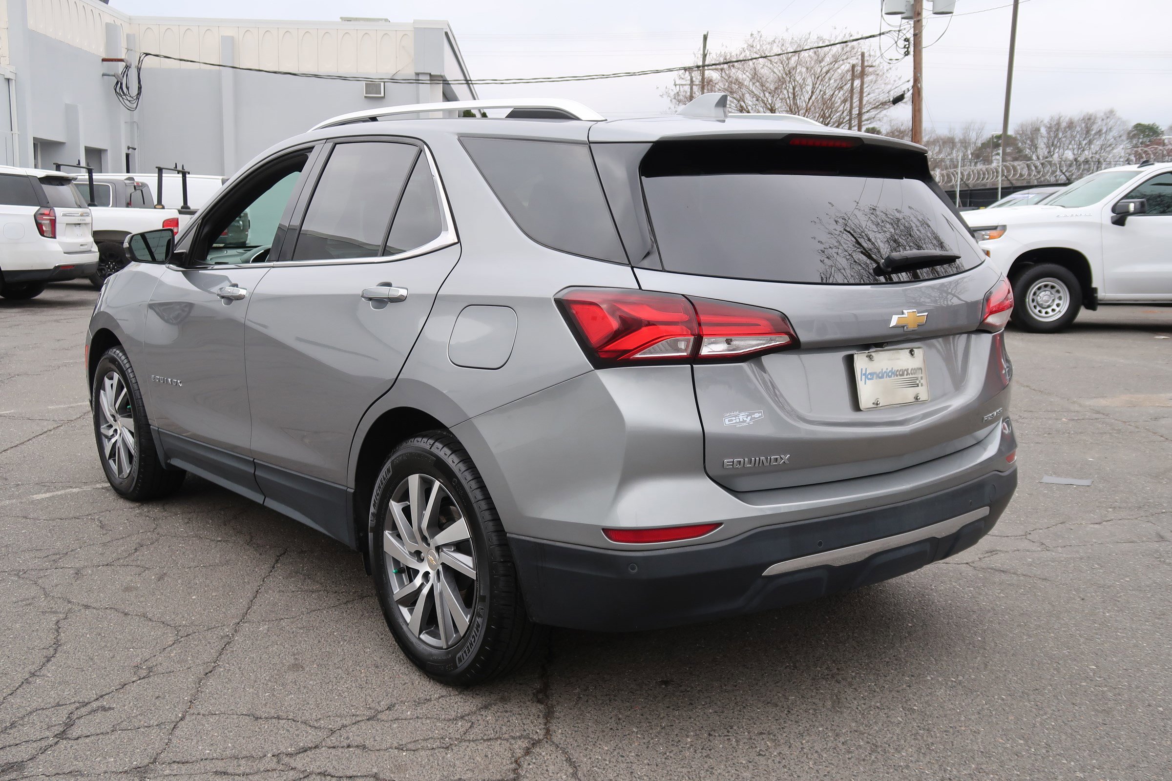 Used 2023 Chevrolet Equinox Premier image 8