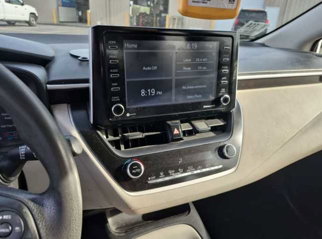 Used 2021 Toyota Corolla LE image 6