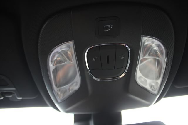 Used 2025 Jeep Compass Limited w/ Elite Group AWD/4WD image 13