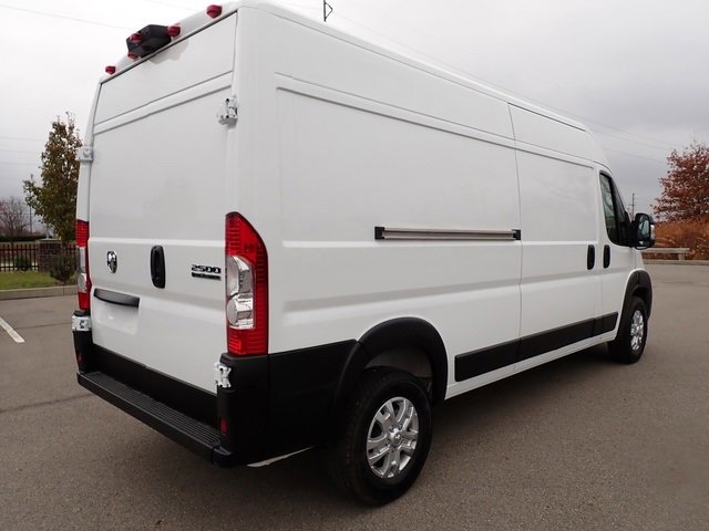 New 2026 RAM ProMaster 2500 w/ Quick Order Package 22G SLT image 8