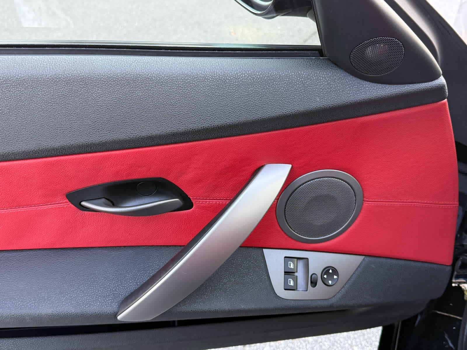Used 2004 BMW Z4 2.5i RWD image 14