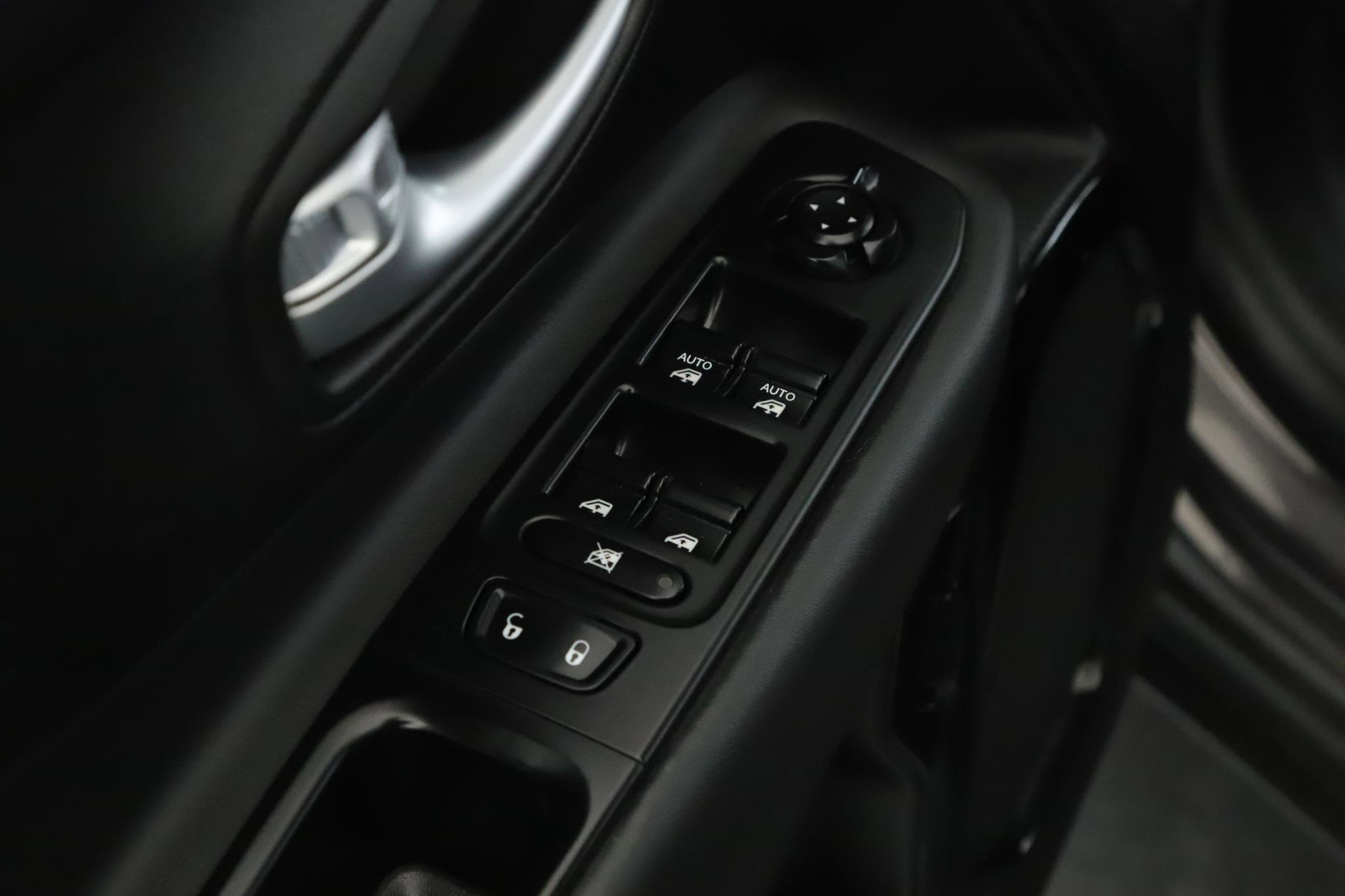 Used 2017 Jeep Renegade Altitude image 7