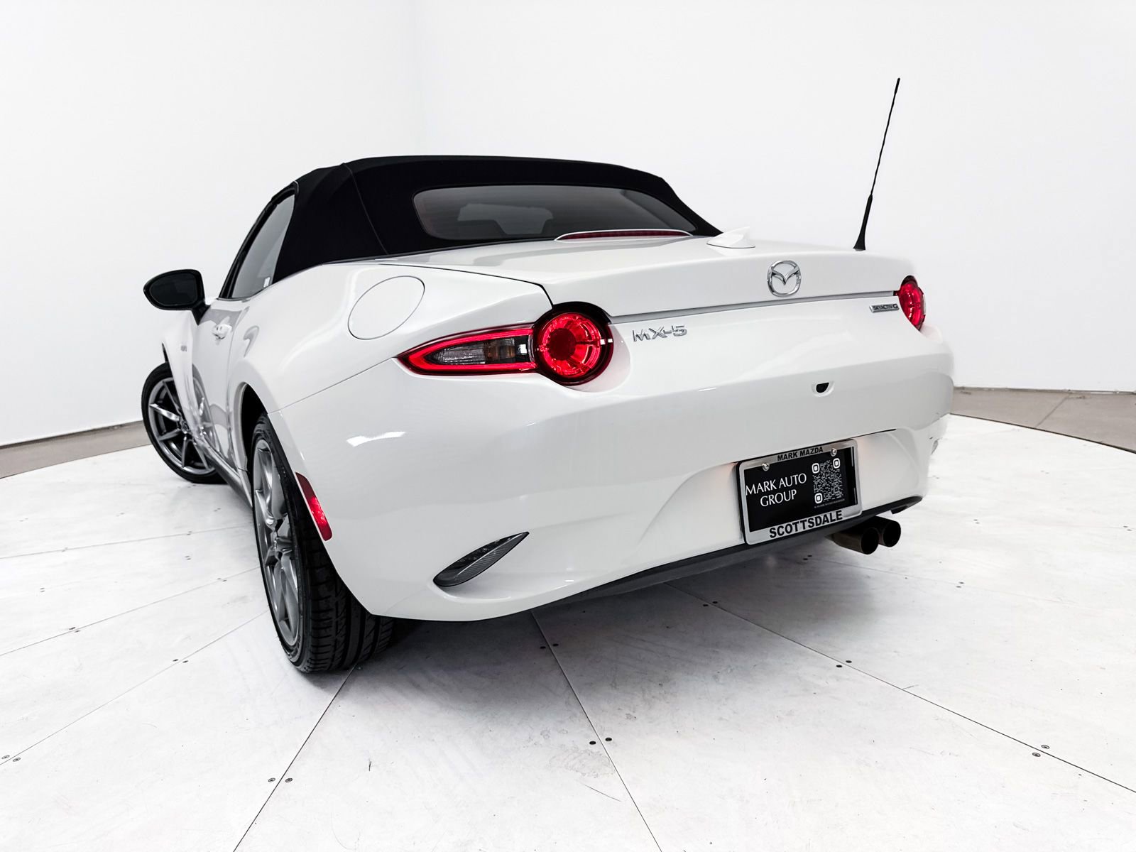 Used 2023 MAZDA MX-5 Miata Grand Touring w/ Weather Package image 7