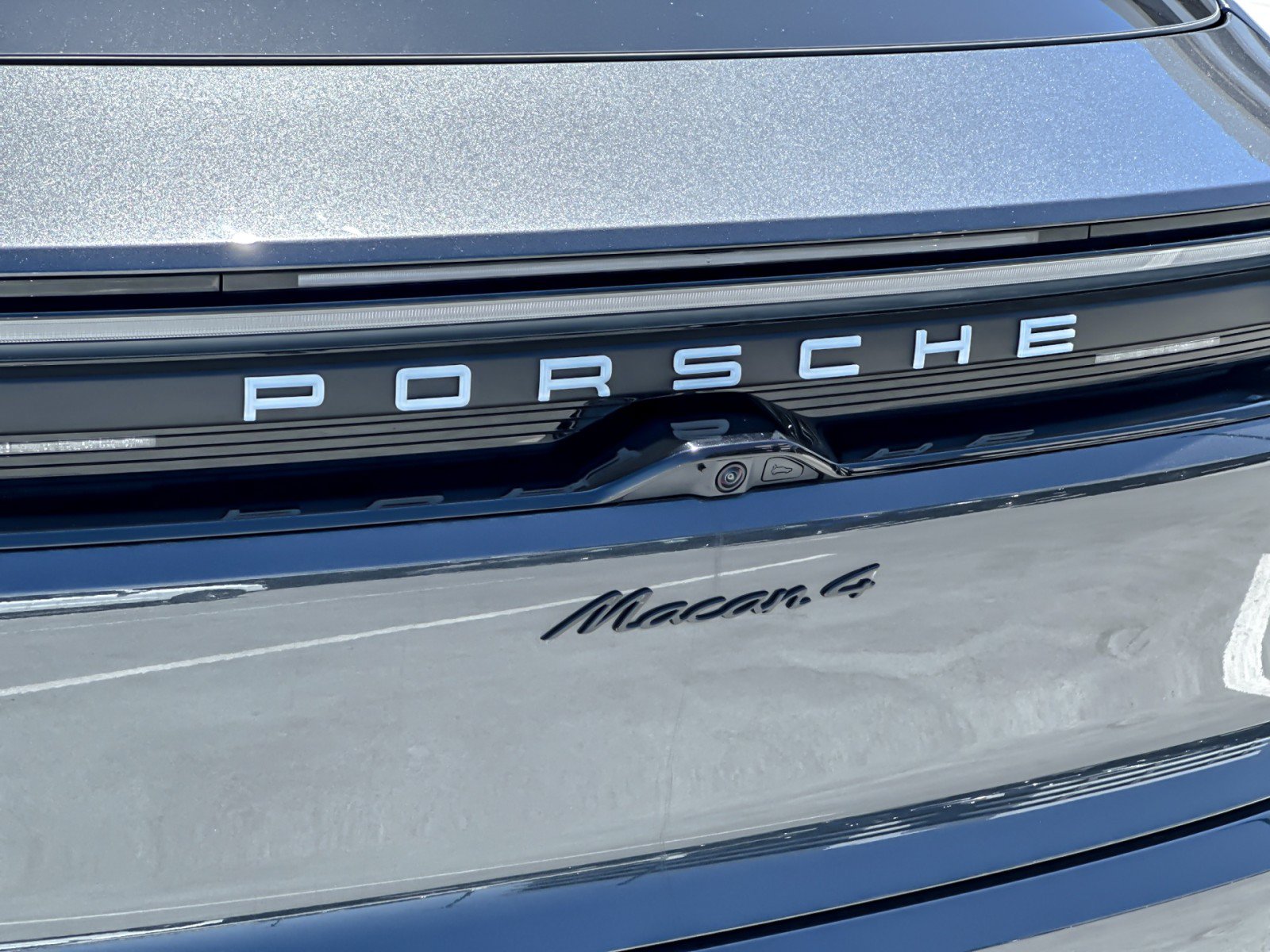 Certified 2025 Porsche Macan 4 Electric AWD/4WD image 26