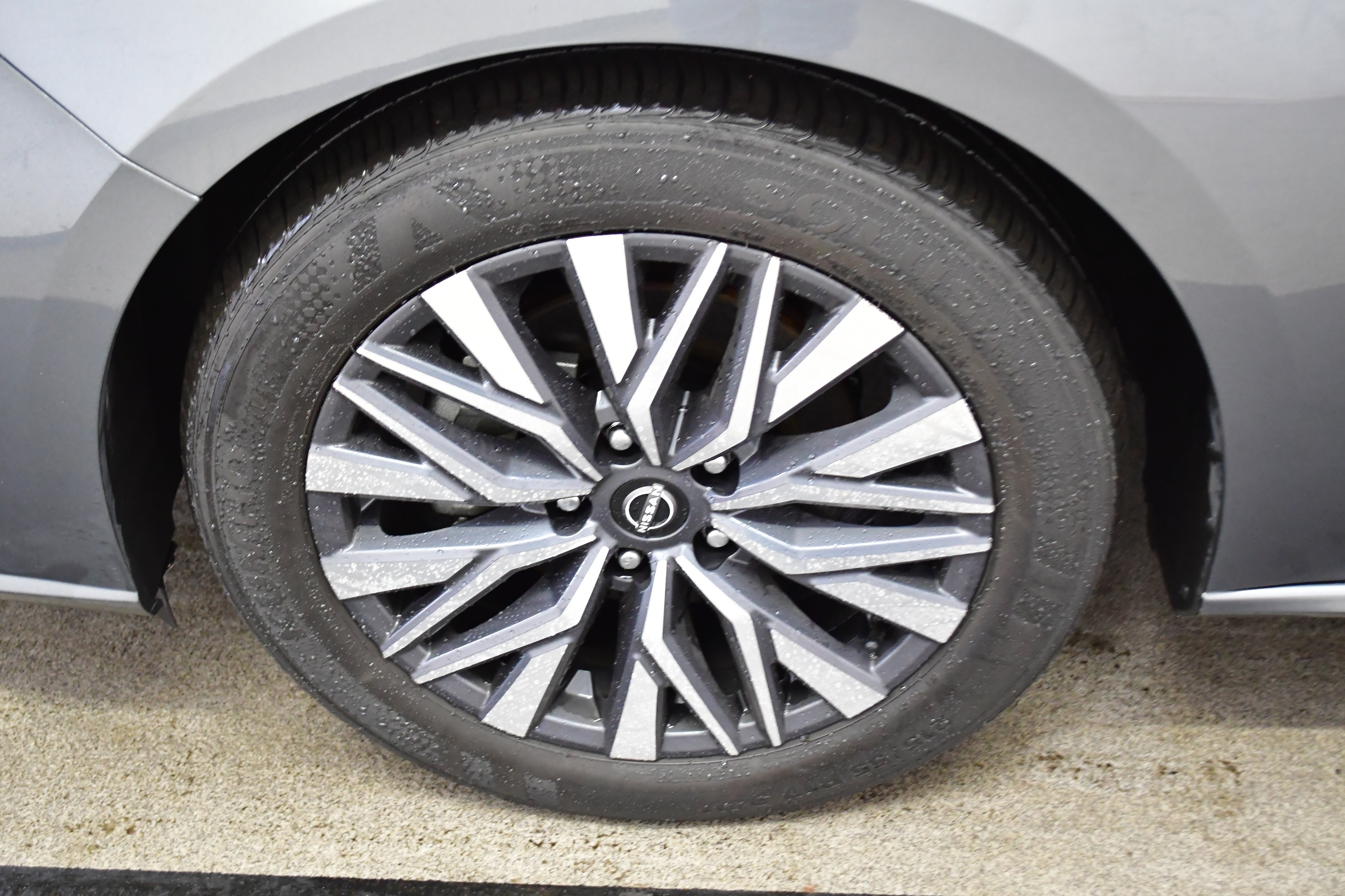 Used 2025 Nissan Altima 2.5 SV image 34