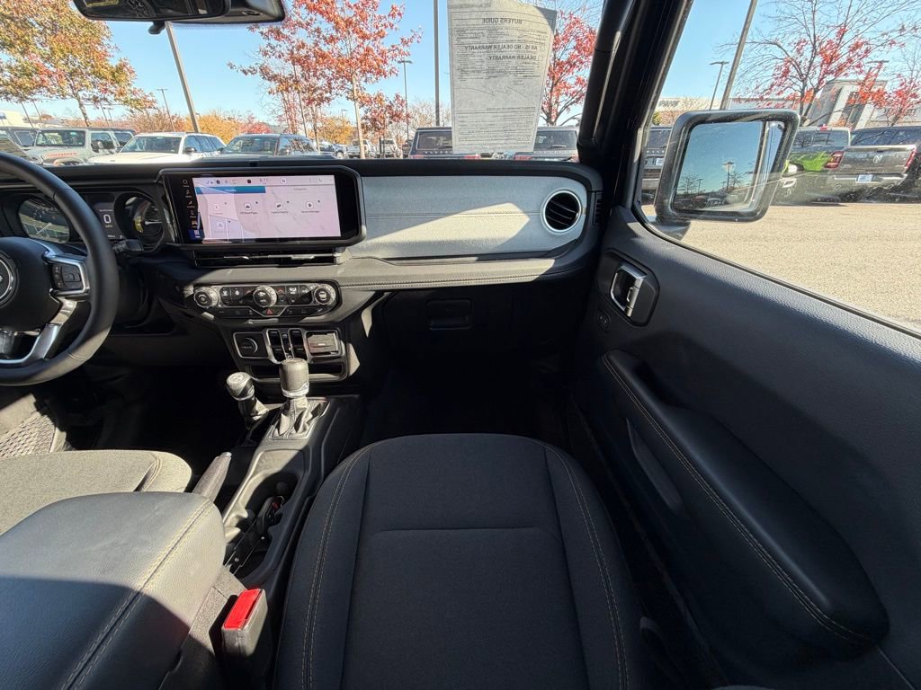 Certified 2025 Jeep Wrangler Unlimited Sahara w/ Safety Group image 21
