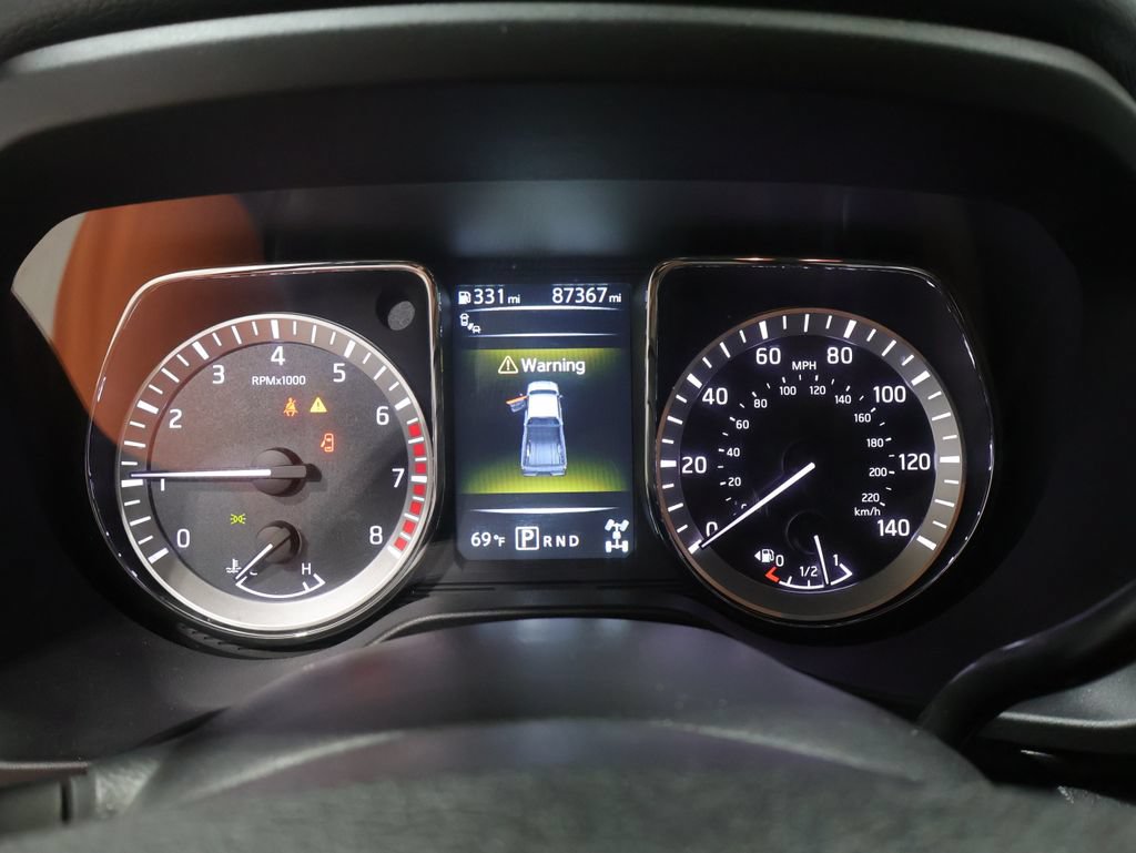 Used 2017 Nissan Titan SV AWD/4WD image 40