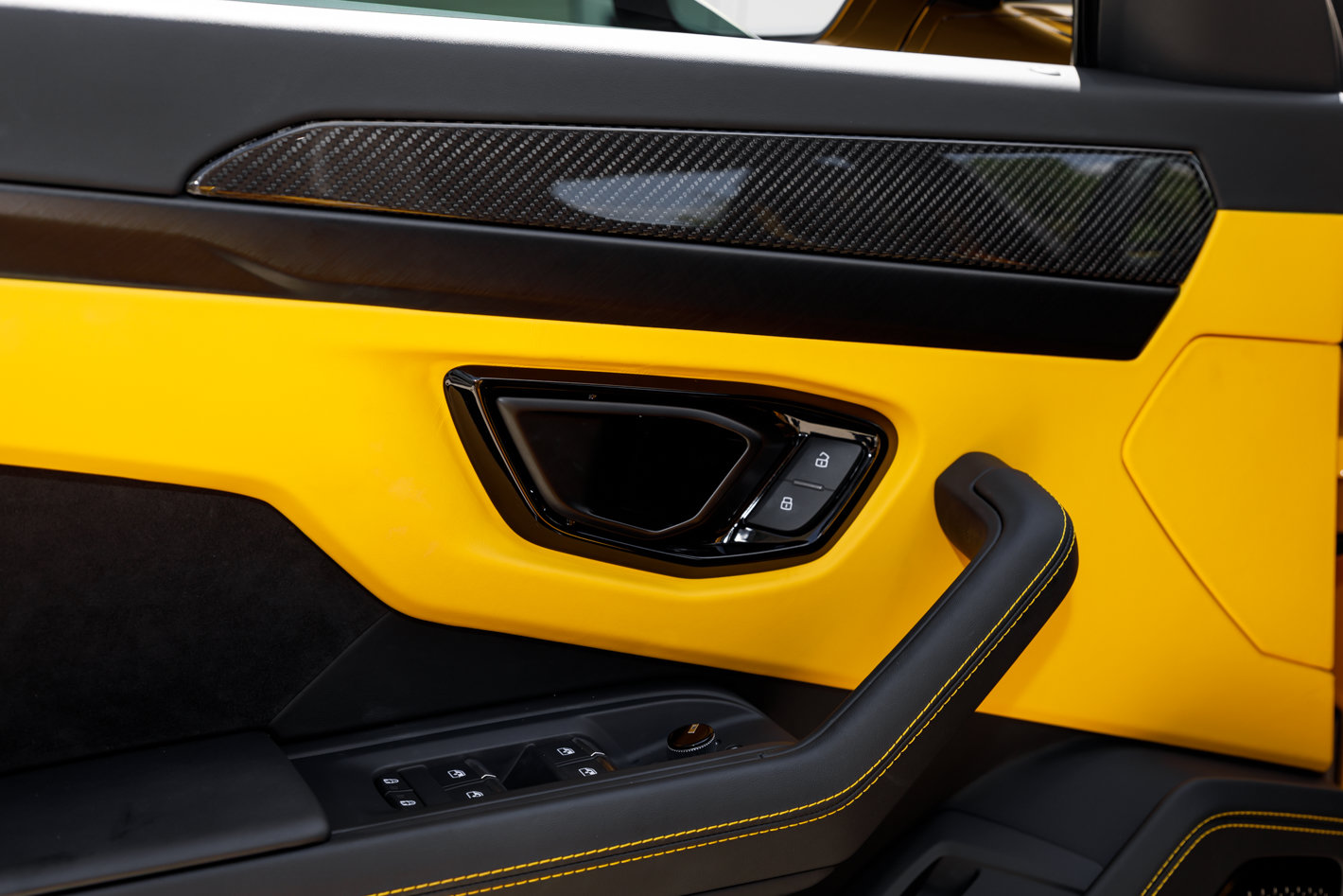 Used 2024 Lamborghini Urus S AWD/4WD image 27