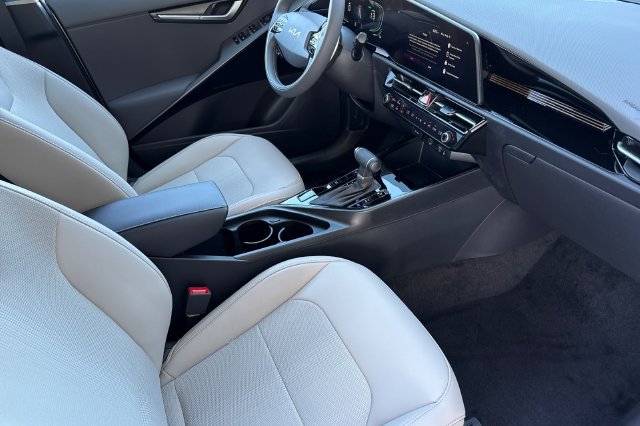 New 2026 Kia Niro EX FWD image 19