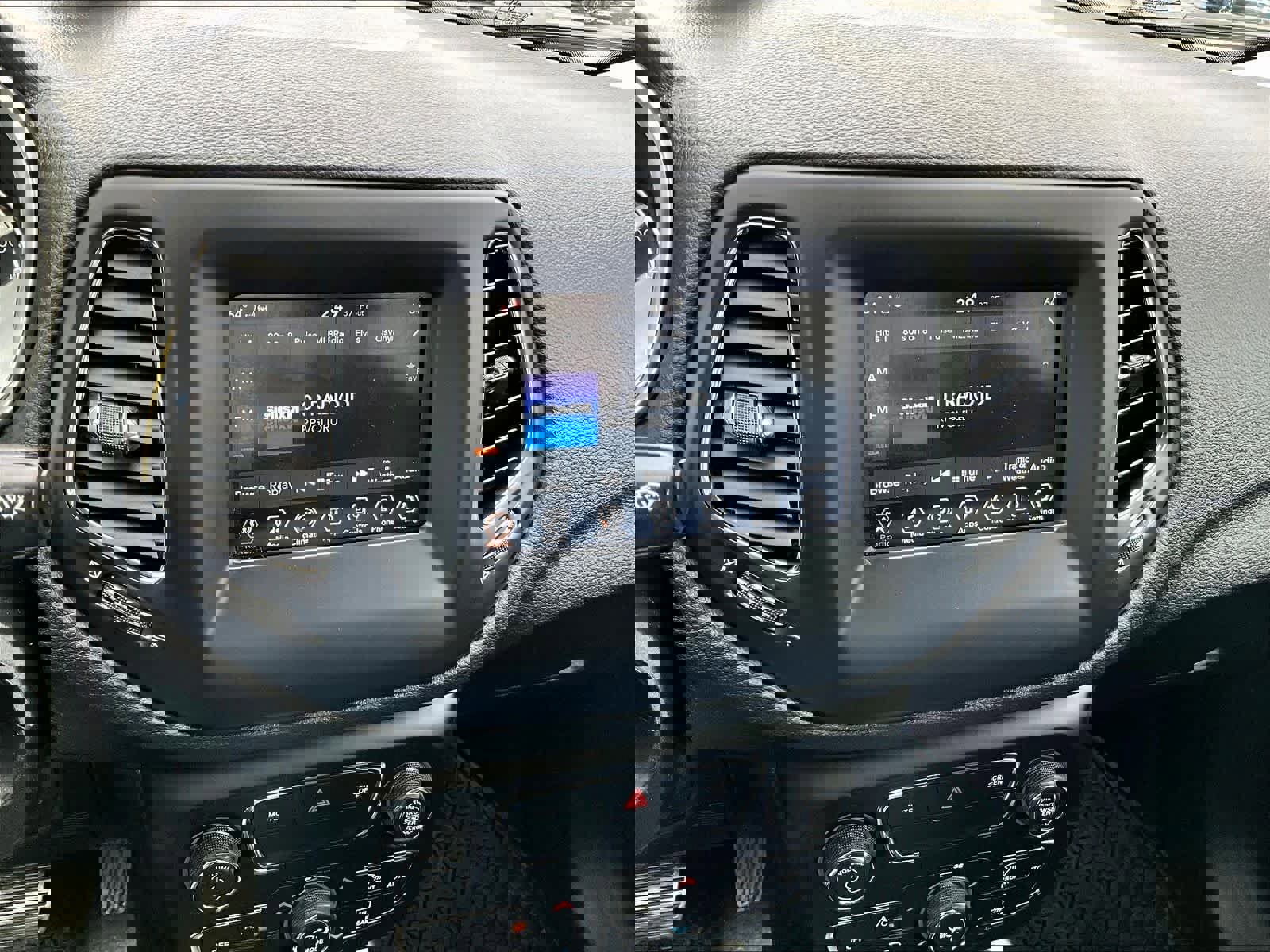 Used 2021 Jeep Compass Latitude w/ Convenience Group image 26