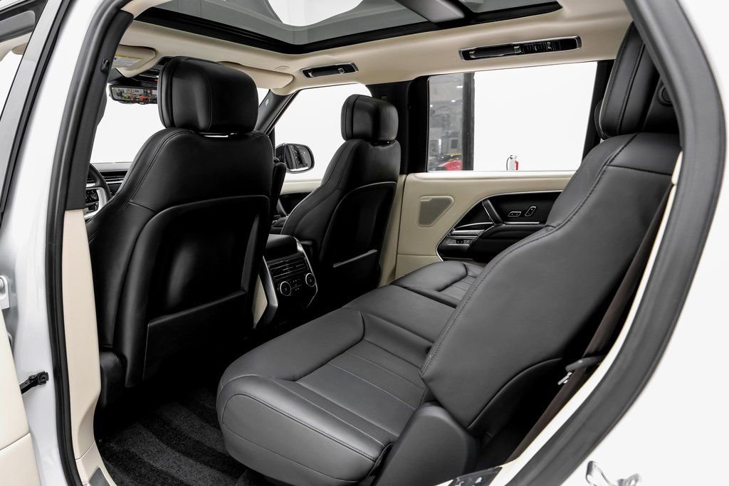 Used 2022 Land Rover Range Rover Long Wheelbase SE image 33