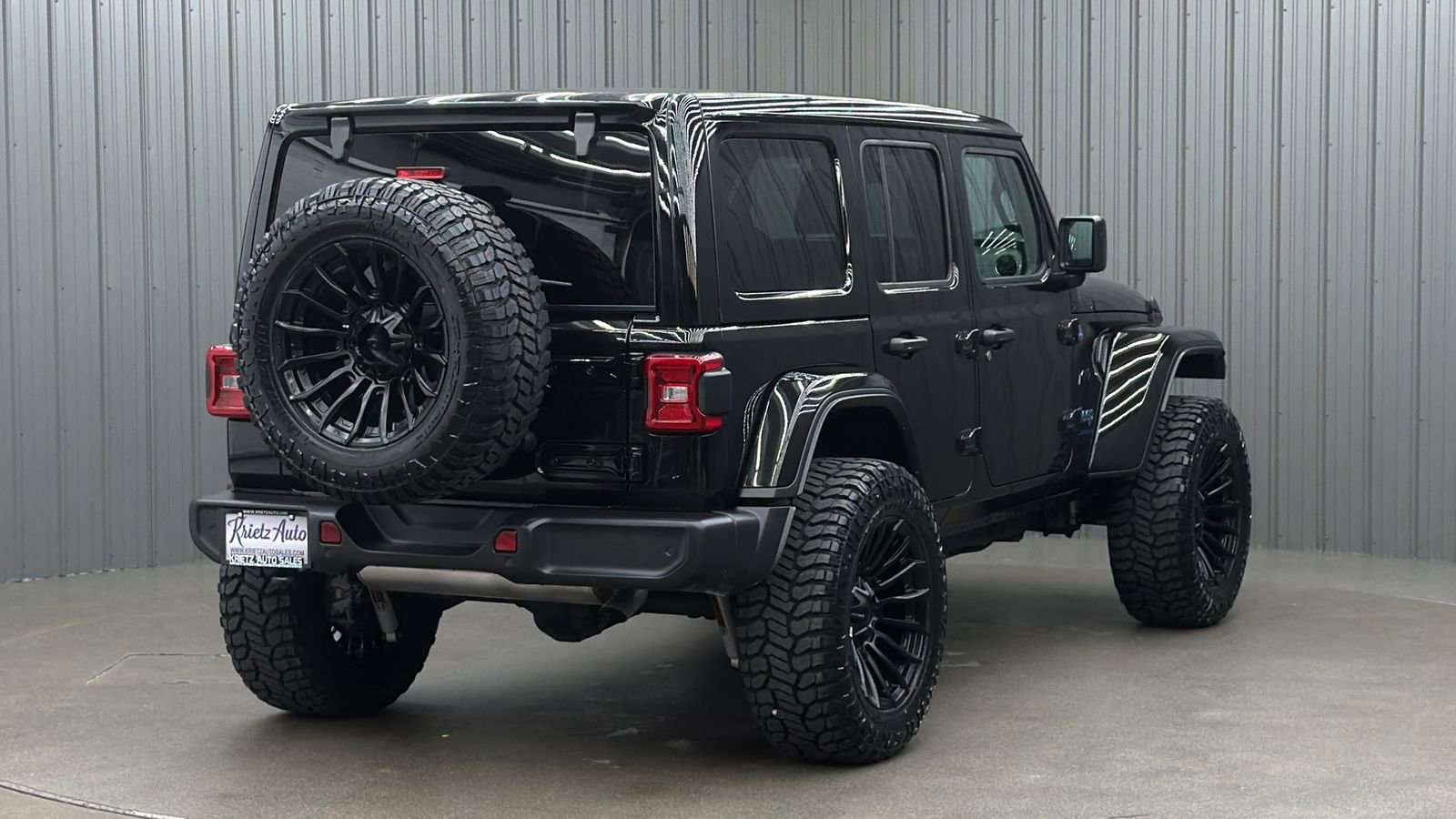 Used 2025 Jeep Wrangler Unlimited Sahara w/ Safety Group AWD/4WD image 5