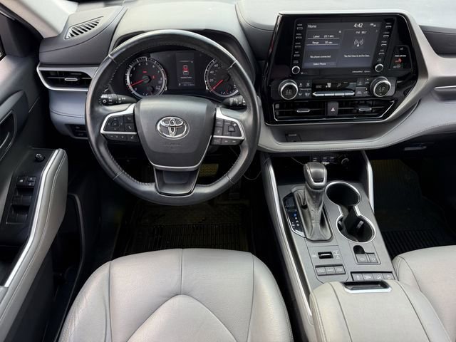 Used 2022 Toyota Highlander LE image 13